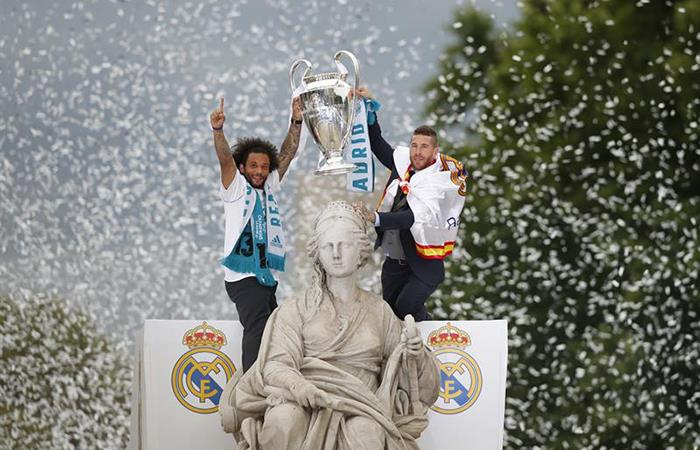 Real Madrid celebró junto a su gente el título 13 en Champions. Foto: EFE