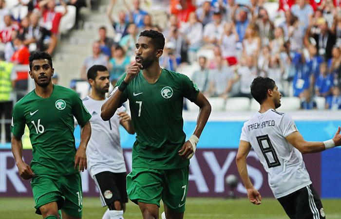 Arabia Saudita se llevó el triunfo sobre el final. Foto: EFE