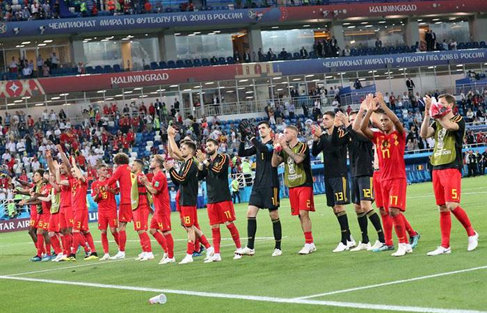 La Selección de Bélgica despidiéndose de su hinchada tras el triunfo sobre Inglaterra. Foto: EFE