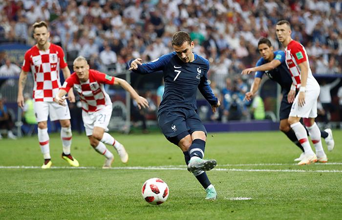Antoine Griezmann convirtió el 2-1 a favor de Francia. Foto: EFE