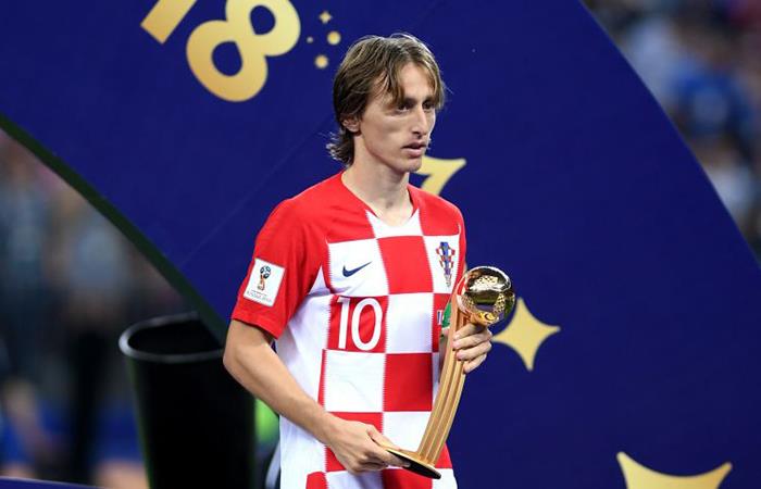 Modric, fue galardonado como el mejor jugador del Mundial. Foto: Twitter