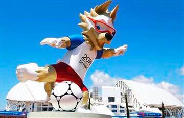 Roban en San Petersburgo una segunda estatua de la mascota del Mundial 2018