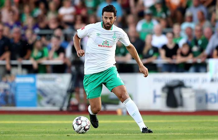 Claudio Pizarro anotó golazo en el entrenamiento con el Werder Bremen. Foto: Facebook