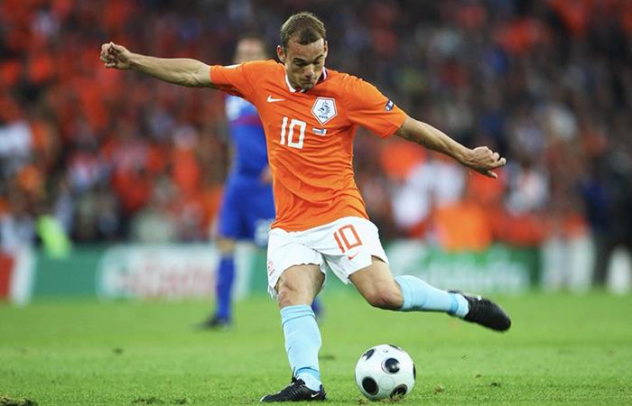 Wesley Sneijder le dice adiós a la Naranja Mecánica. Foto: Facebook