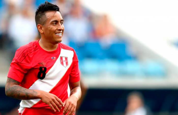 Cueva habló de su posible llegada a Independiente. Foto: EFE
