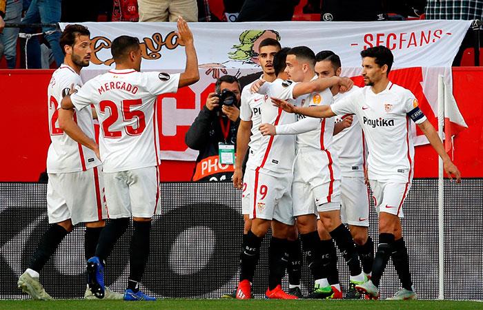 Sevilla clasificó a octavos de la Europa League (). Foto: EFE