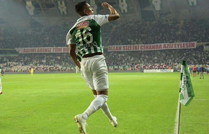 Paolo Hurtado sentenció la victoria de Konyaspor sobre Alanyaspor. Foto: Twitter