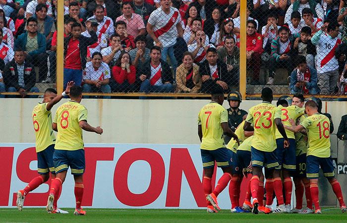 Duvan Zapata marcó el tercero en el final del partido. Foto: EFE