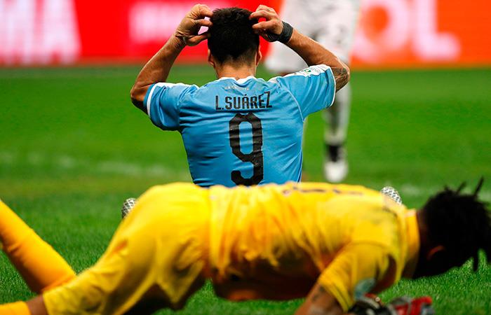 Luis Suárez falló el penal que le permitió a Perú avanzar a semifinales. Foto: EFE