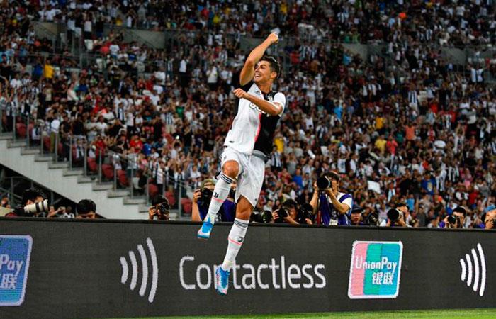 Cristiano Ronaldo y su gol de tiro libre. Foto: Twitter