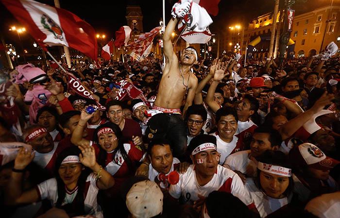 Hinchas de la Selección Peruana reclamaron devolución de su dinero. Foto: Andina