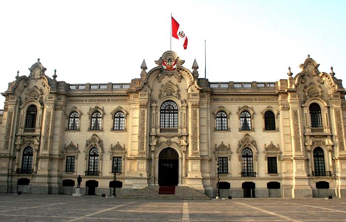 Descontarán sueldo a altos funcionarios del Perú. Foto: Andina