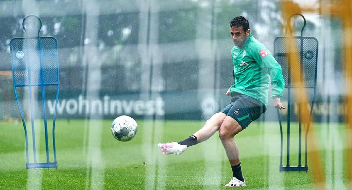 Claudio Pizarro entrena con Werder Bremen tras culminar cuarentena. Foto: Instagram