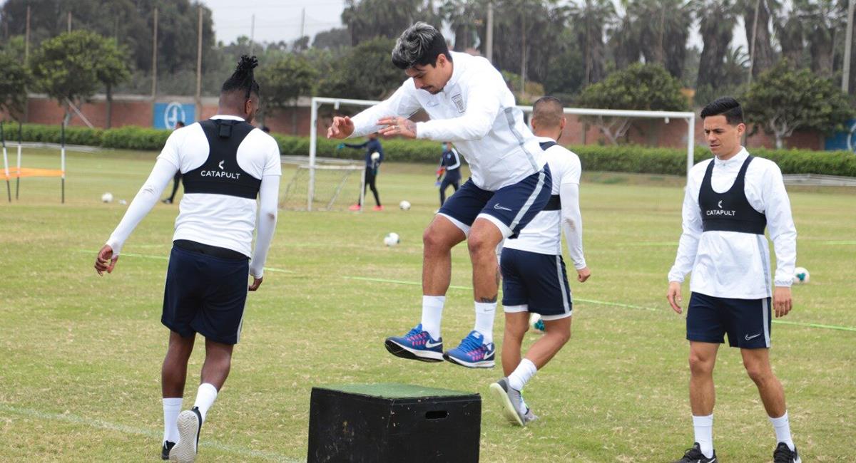 Patricio Rubio entrenó con el primer equipo. Foto: Prensa Alianza Lima