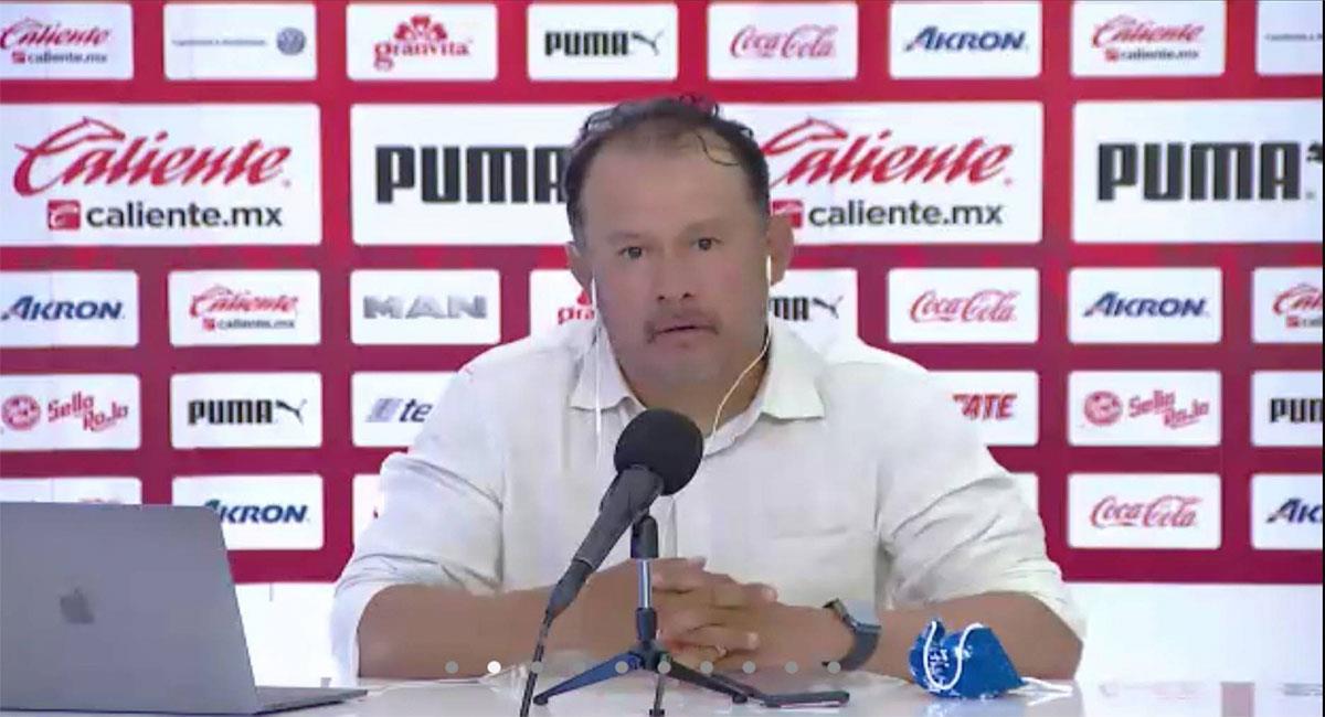 Juan Reynoso en conferencia de prensa después del partido ante Guadalajara. Foto: Twitter @TVCDeportes