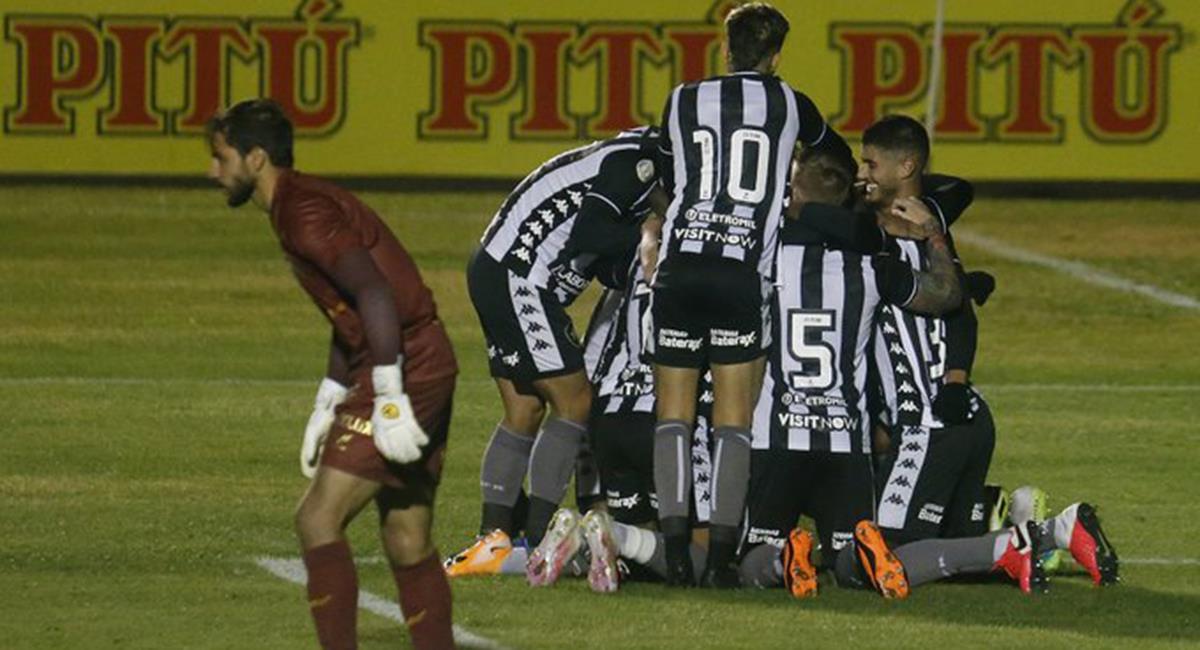 Botafogo se impuso 2-1 al Paraná. Foto: Twitter @Botafogo