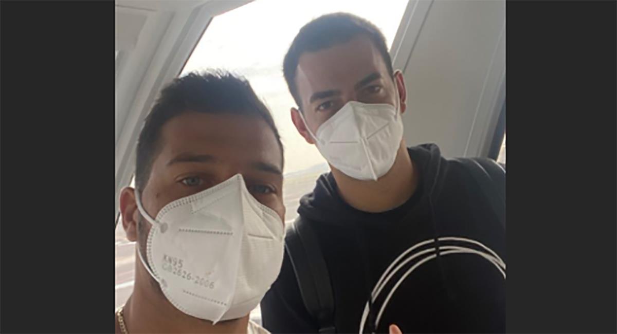 Alejandro Duarte y su agente partiendo a un nuevo destino. Foto: Instagram @josehanan