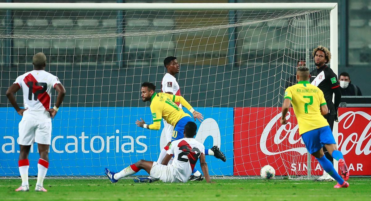 Perú no pudo salvar un punto ante Brasil. Foto: EFE