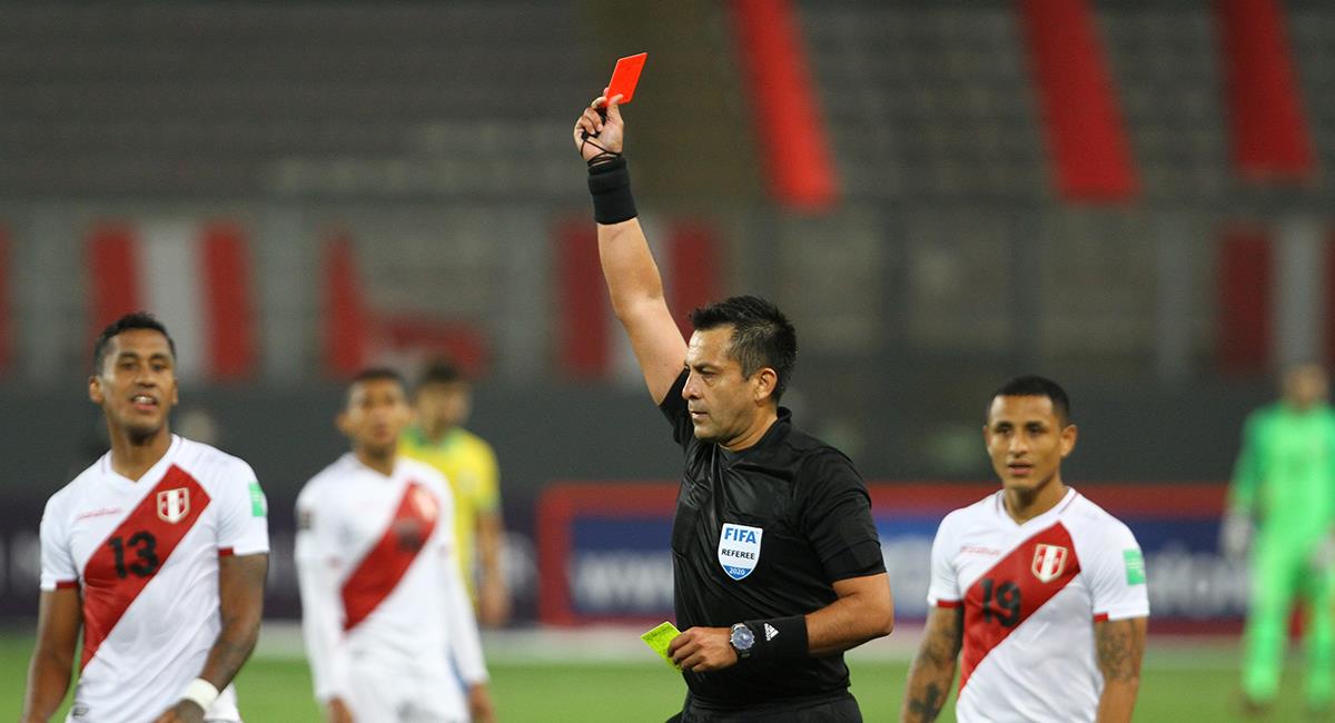 Julio Bascuñán perjudicó claramente a Perú contra Brasil. Foto: Prensa FPF