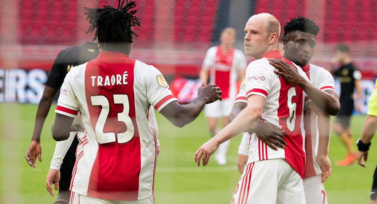 Ajax sale por el triunfo ante Liverpool. Foto: Twitter @AFCAjax
