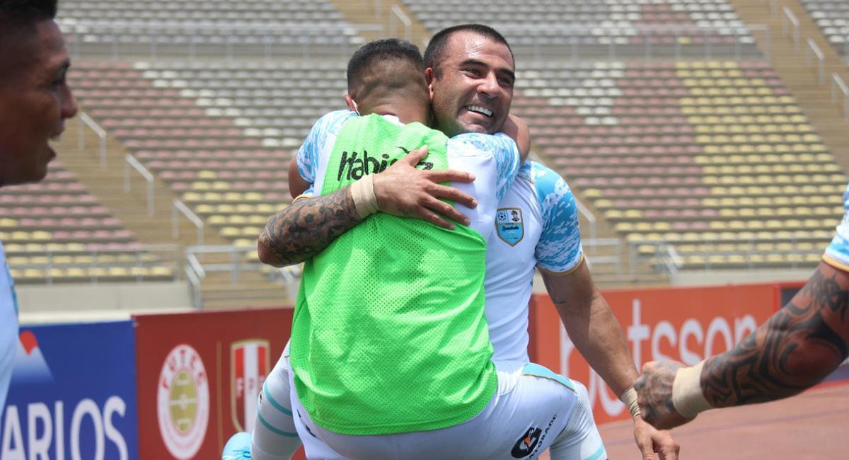 Velasco celebrando el tercer gol para Llacuabamba. Foto: Prensa FPF