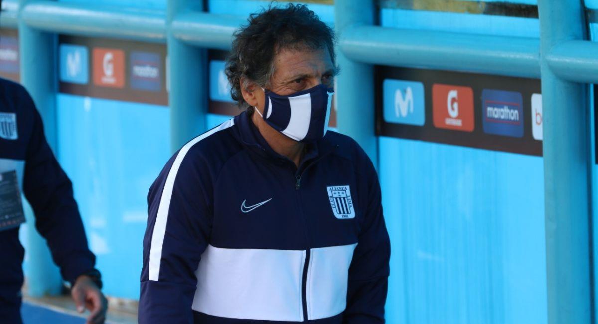 Mario Salas ya no es entrenador de Alianza Lima. Foto: Prensa de la FPF
