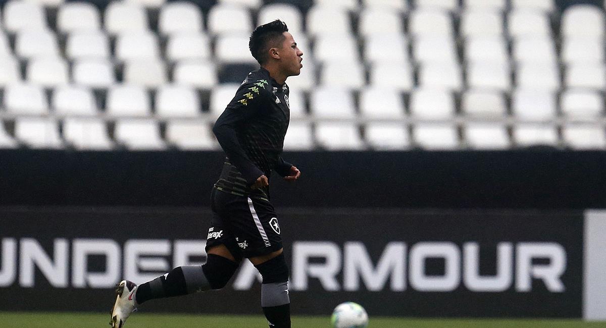 Alexander Lecaros llegó a Botafogo en diciembre del 2019. Foto: Twitter Botafogo