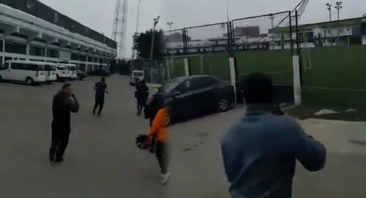 Hinchas de Alianza Lima ingresaron a Matute. Foto: Twitter Captura Video @edilsonlarosa