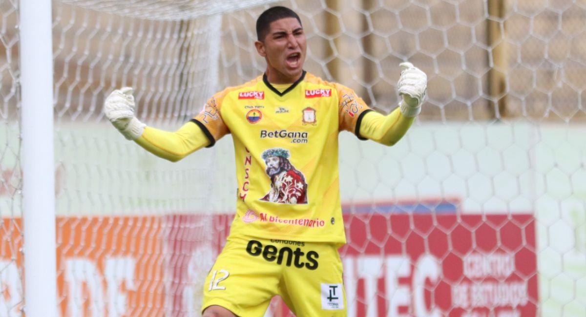 Ángel Zamudio fue la figura del Ayacucho FC en la tanda de penales ante Sporting Cristal. Foto: Prensa de la FPF