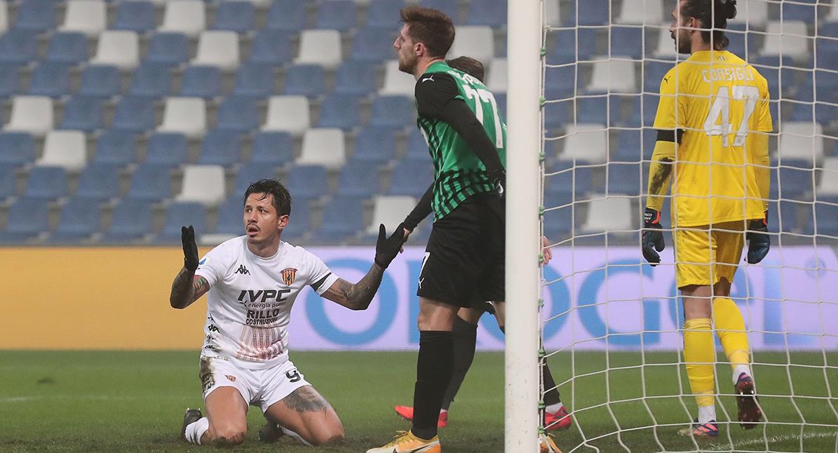 Gianluca Lapadula jugó todo el encuentro en Benevento. Foto: EFE