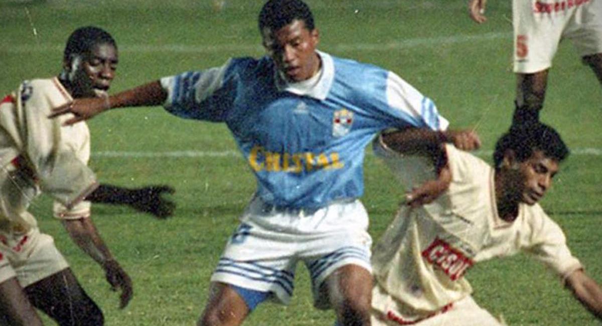 Universitario vs Sporting Cristal en 1998. Foto: Twitter Difusión