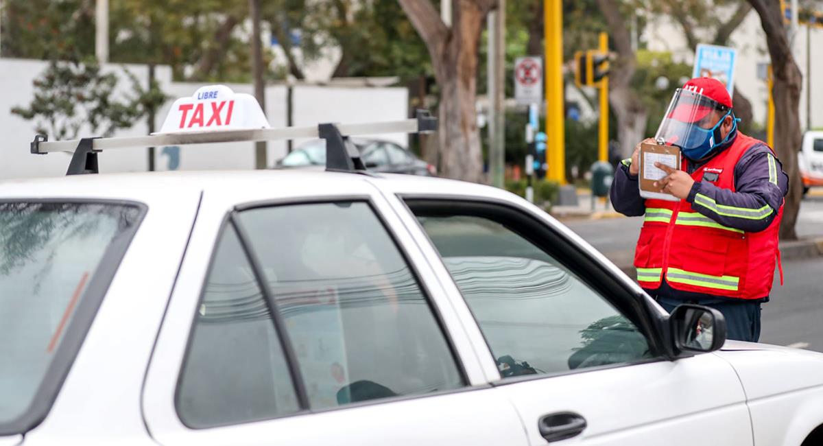 Taxis autorizados podrán circular en fiestas. Foto: Andina