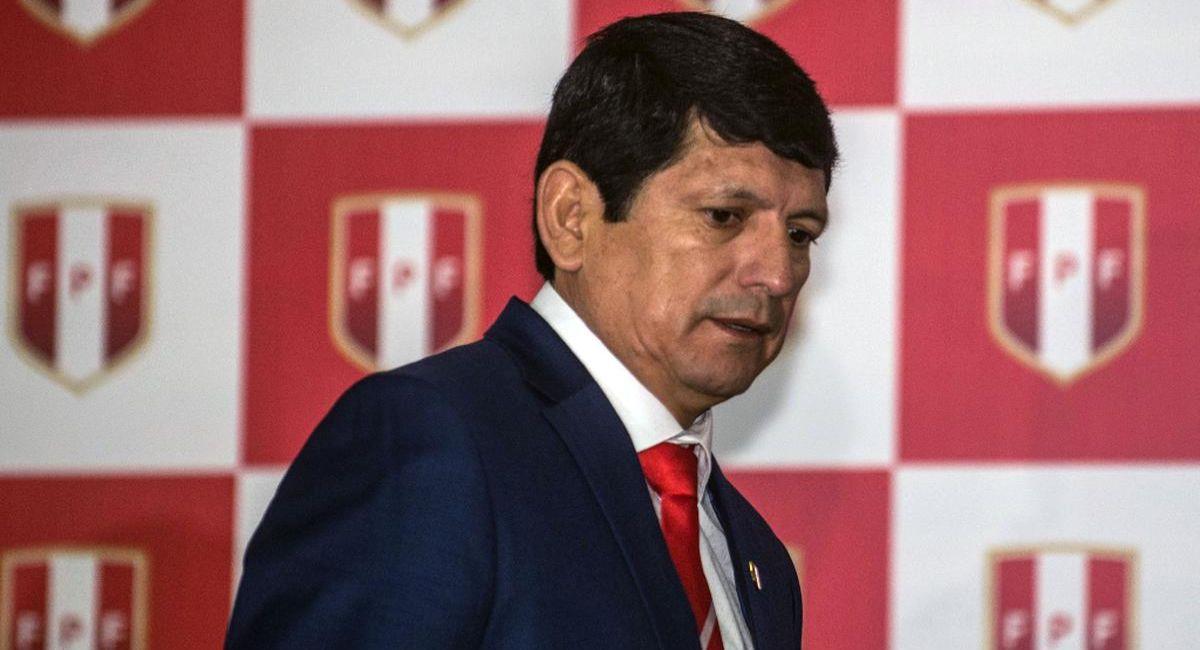 Agustín Lozano prorrogó un año más su mandato al frente de la FPF. Foto: Andina
