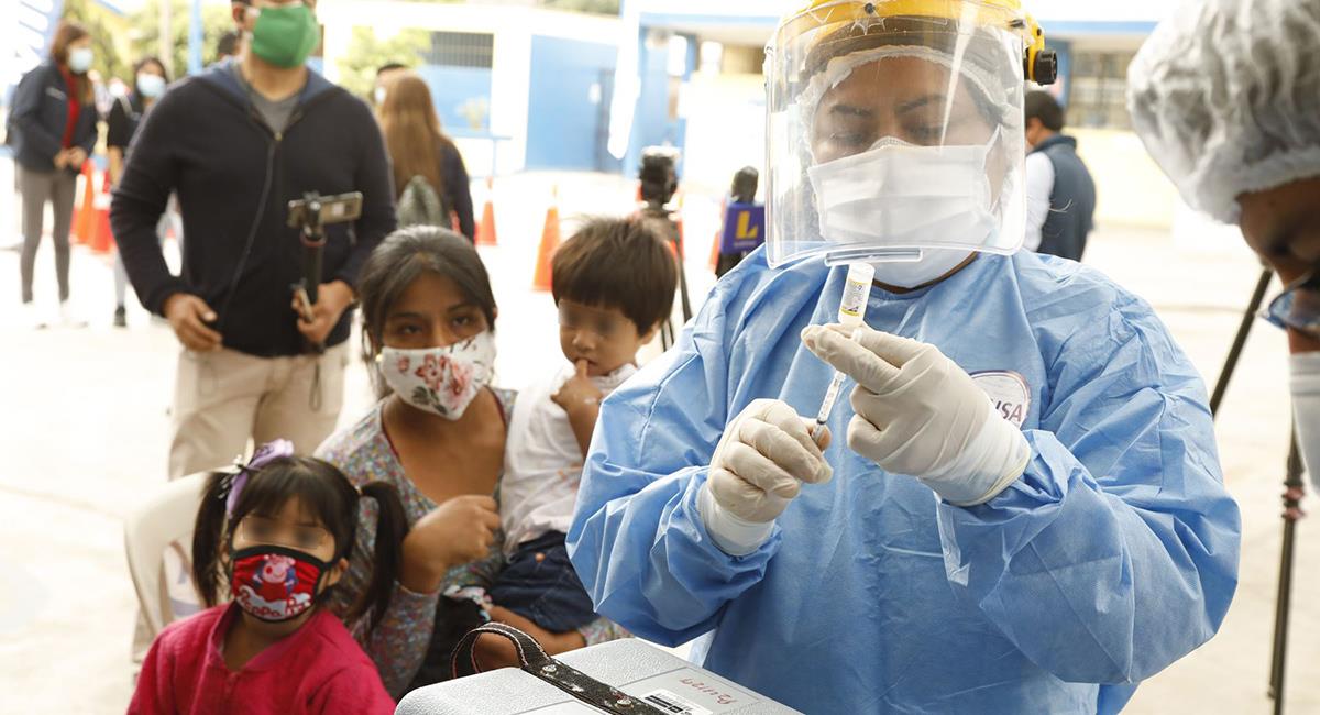Primer lote de vacunas llegan en el presente mes de enero. Foto: Andina