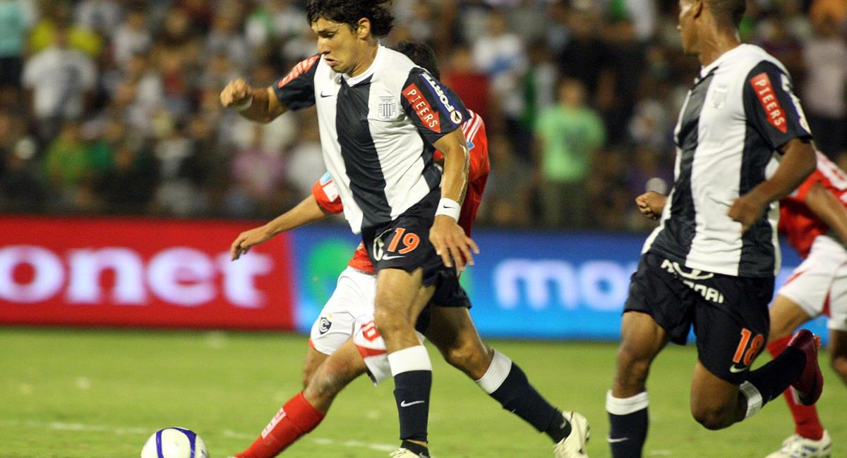 Roberto Ovelar jugó en Alianza Lima entre el 2009 y el 2011. Foto: Andina