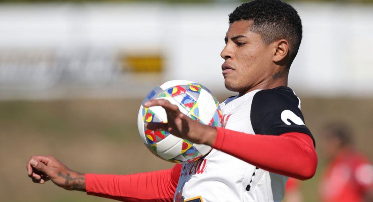 Wilder Cartagena pasará a jugar en el fútbol ecuatoriano. Foto: Twitter Selección Peruana