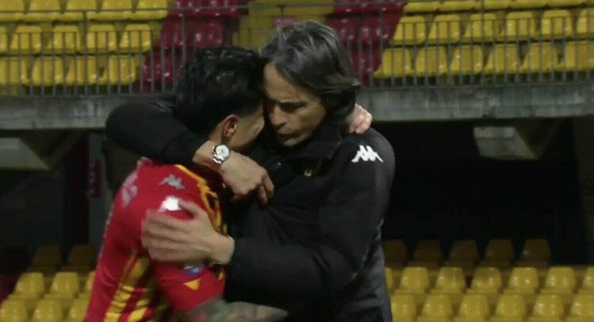Lapadula e Inzaghi celebrando el gol del ítalo-peruano. Foto: Twitter Captura ESPN