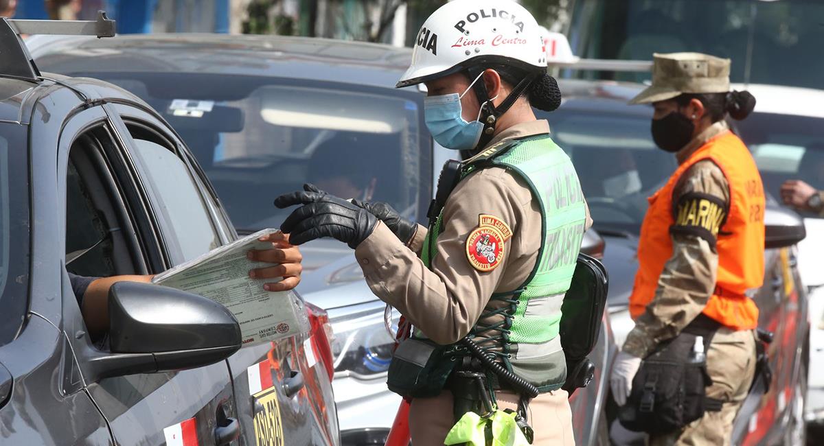 Más de 3,500 multas fueron puestas en primer día de cuarentena. Foto: Andina