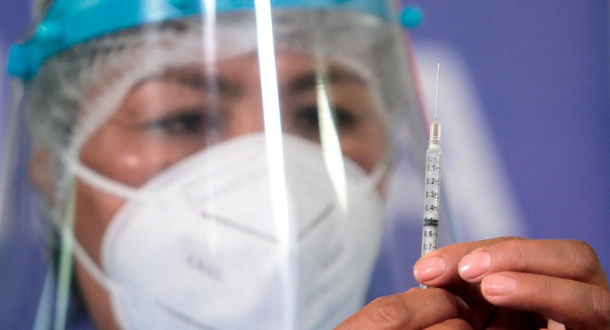 Vacunas Sinopharm han iniciado a ser aplicadas en Perú. Foto: Twitter @Minsa_Peru