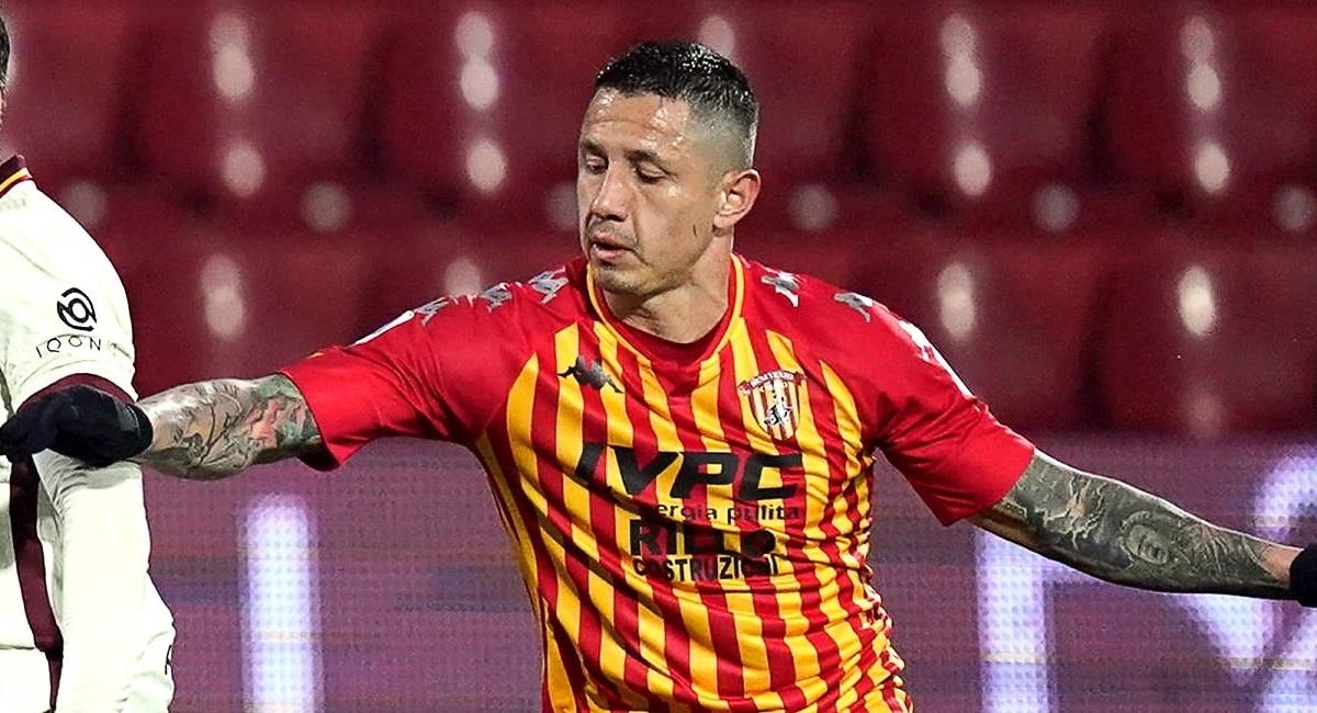 Gianluca Lapadula preocupa a Benevento y a la Selección Peruana. Foto: EFE