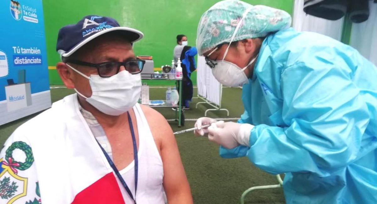 Los adultos mayores ya podrán ser vacunados contra el coronavirus. Foto: Andina