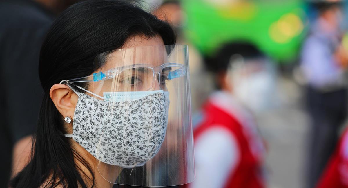 Protector facial es obligatorio desde este lunes 19 de abril. Foto: Andina
