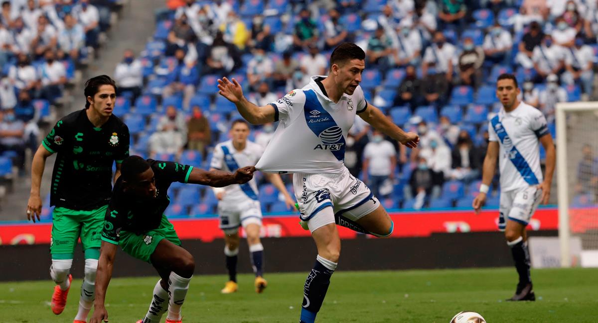 Santiago Ormeño fue autor del gol de Puebla, pero no fue suficiente. Foto: EFE