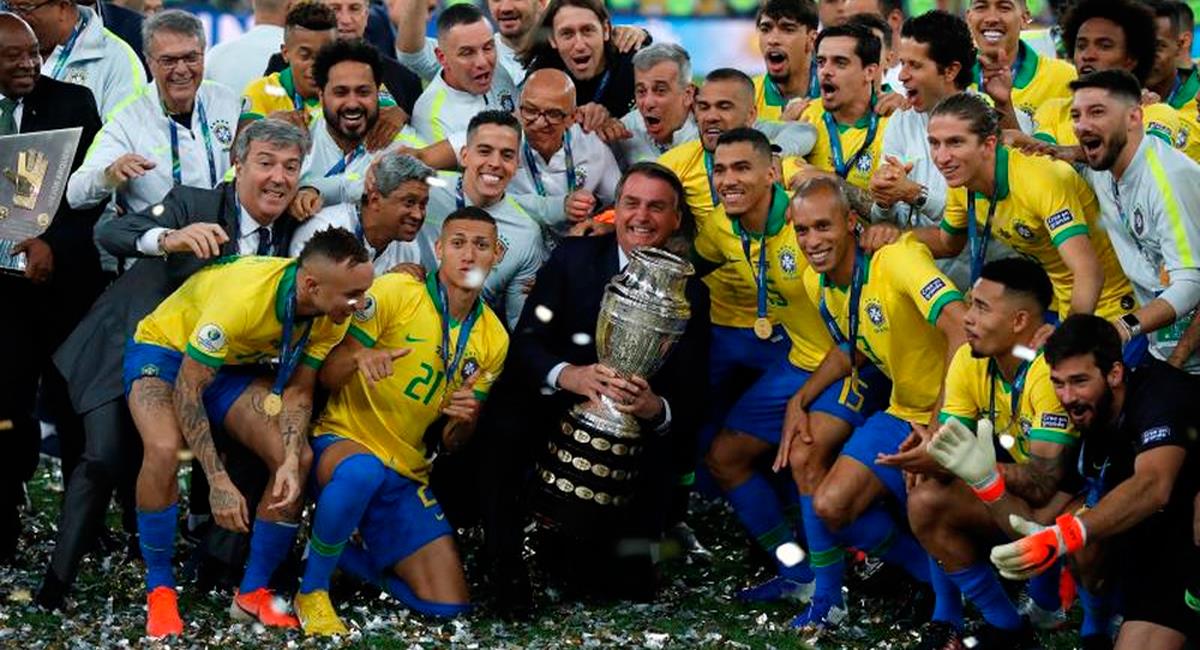 Jair Bolsonaro quiere recibir la Copa América 2021. Foto: EFE