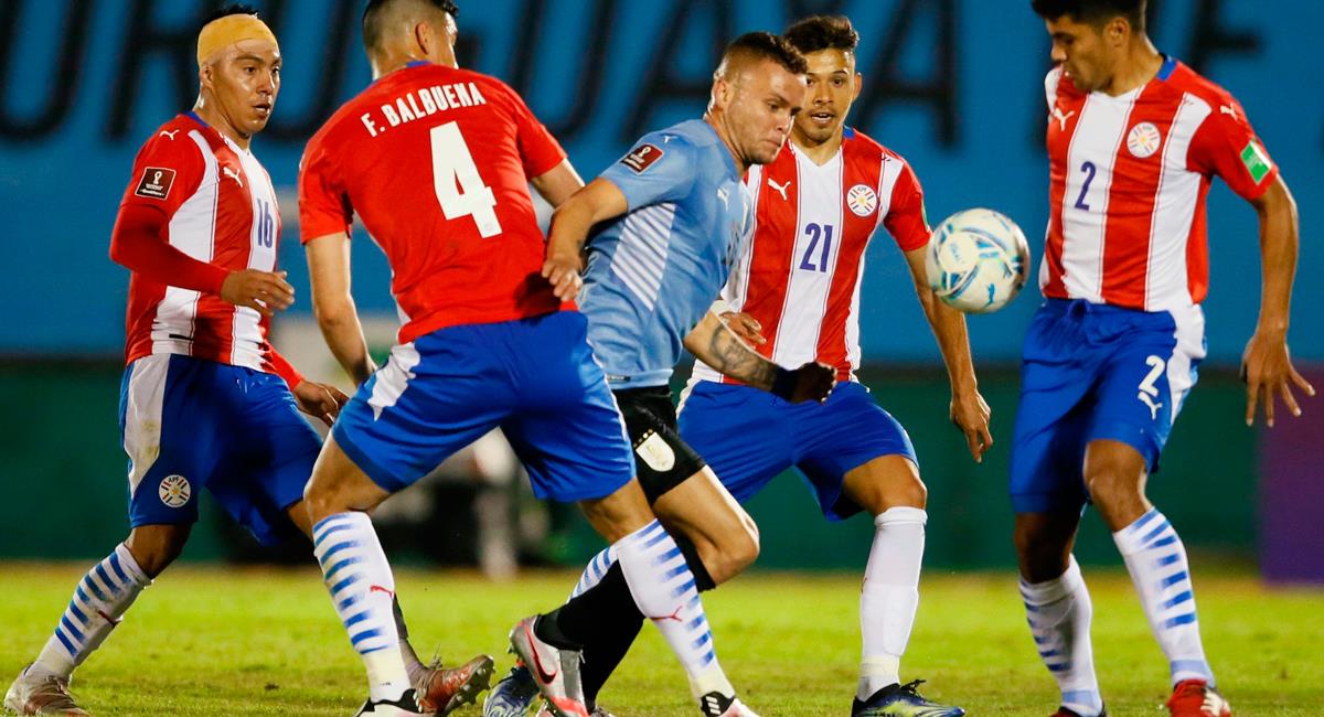 Uruguay se quedó con un punto en casa frente a Paraguay. Foto: EFE