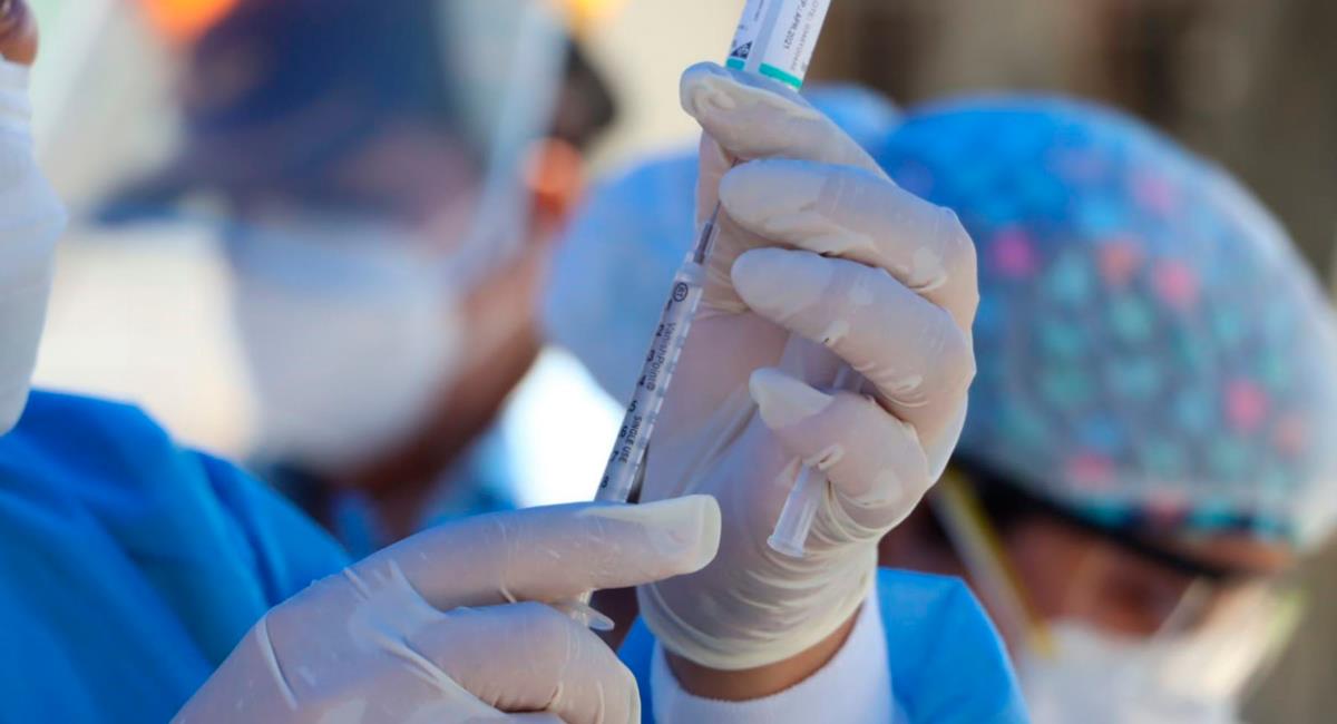 Fecha probable para vacunación de adultos de 50 años es en el mes de julio. Foto: Andina