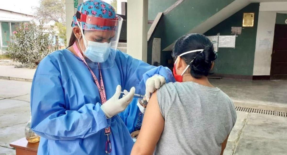Vacunación contra el coronavirus en Perú. Foto: Andina