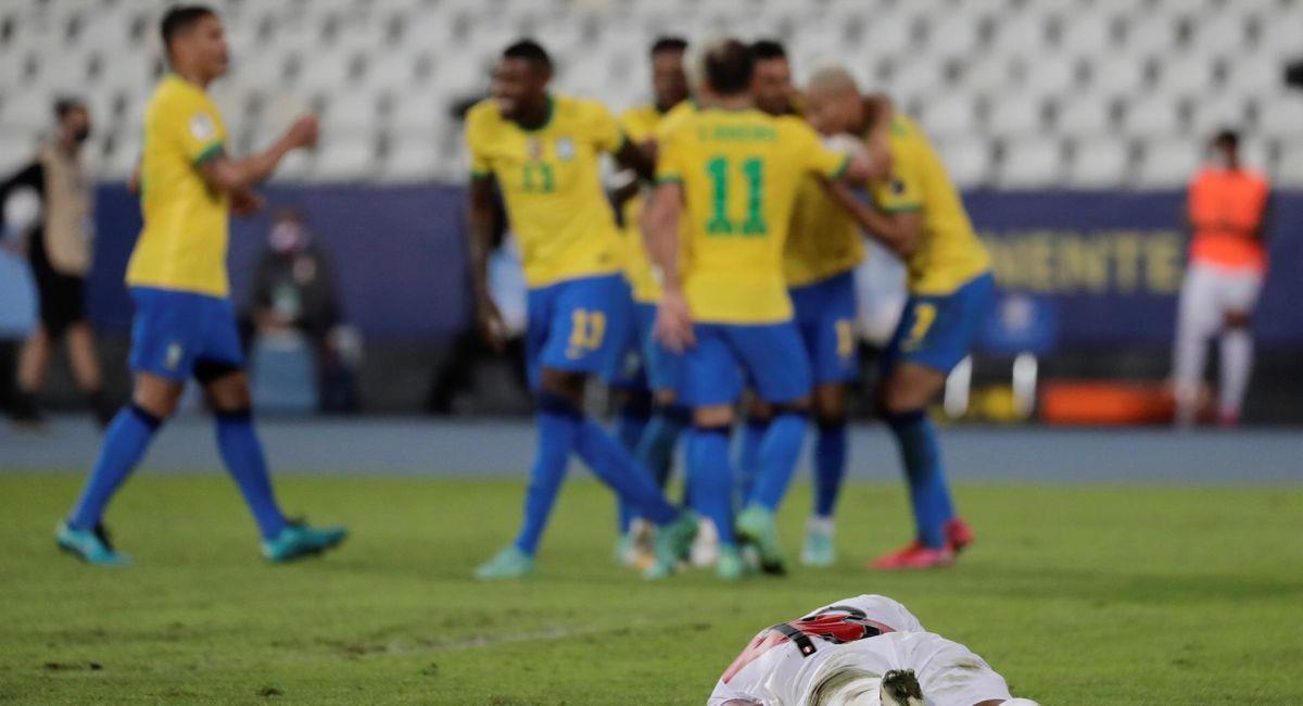 Brasil pasó por encima a Perú en la Copa América. Foto: EFE