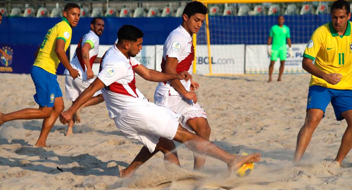 Perú no pudo con Brasil en su debut de las Eliminatorias de Fútbol Playa. Foto: Twitter @SeleccionPeru
