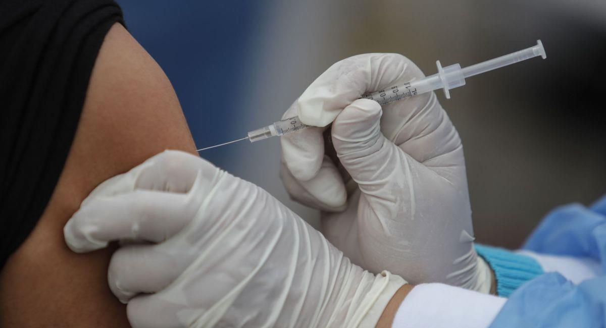 Mayores de 50 años serán vacunados contra el coronavirus. Foto: Andina